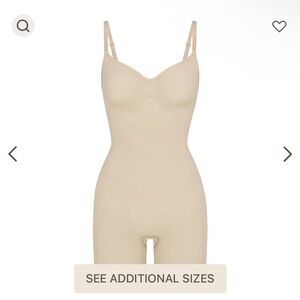 SKIMS - Mid thigh bodysuit, size s/m.